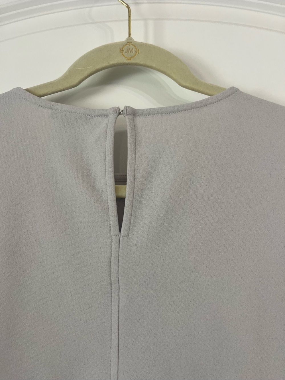 Ann Taylor Top Light Gray Jeweled Short Sleeve Blouse Office Work Womens Medium - Picture 9 of 10